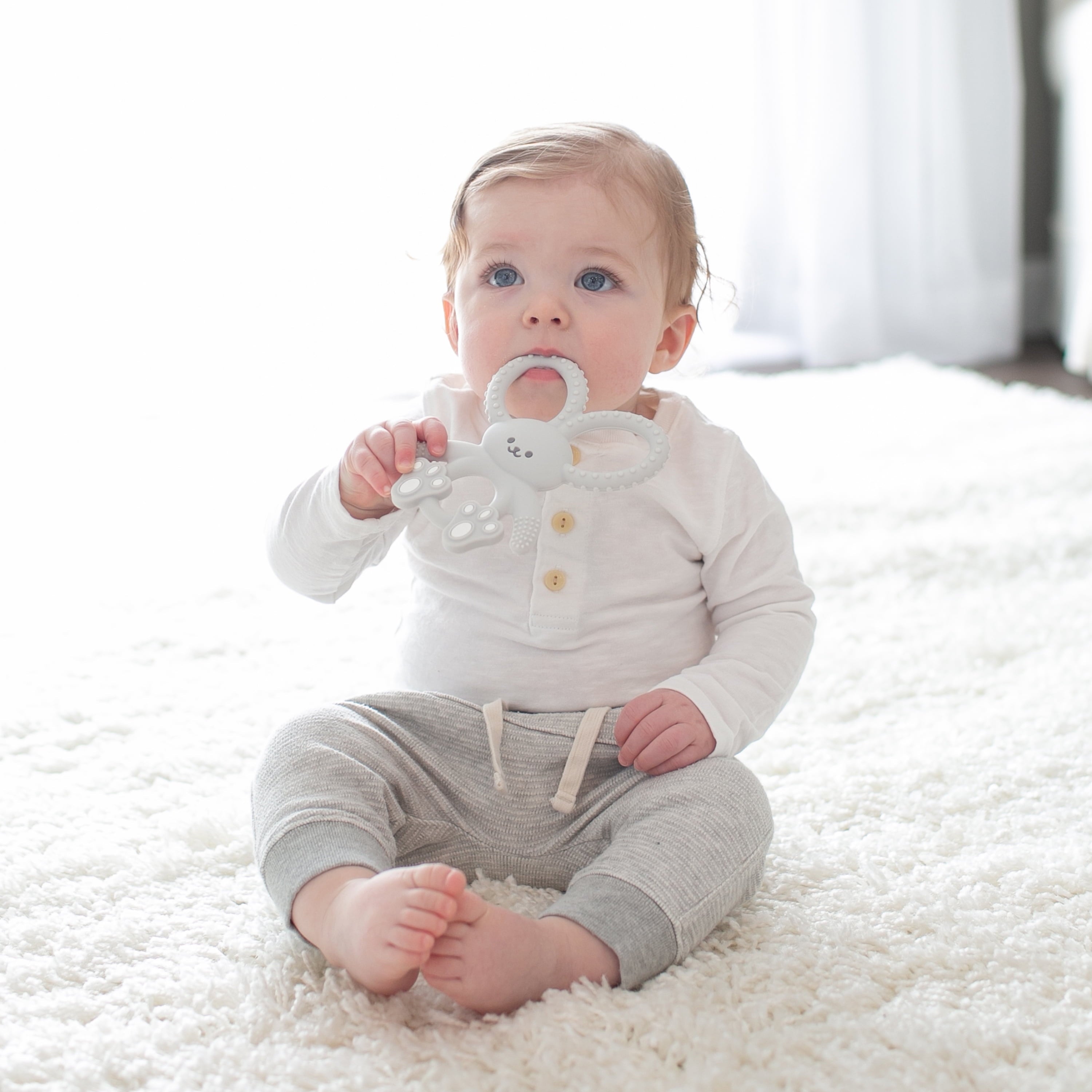 Dr. Brown's Flexees Teether, Gray Bunny, Soft 100% Silicone, Baby Teether, BPA Free, 3m+, 1 Pack