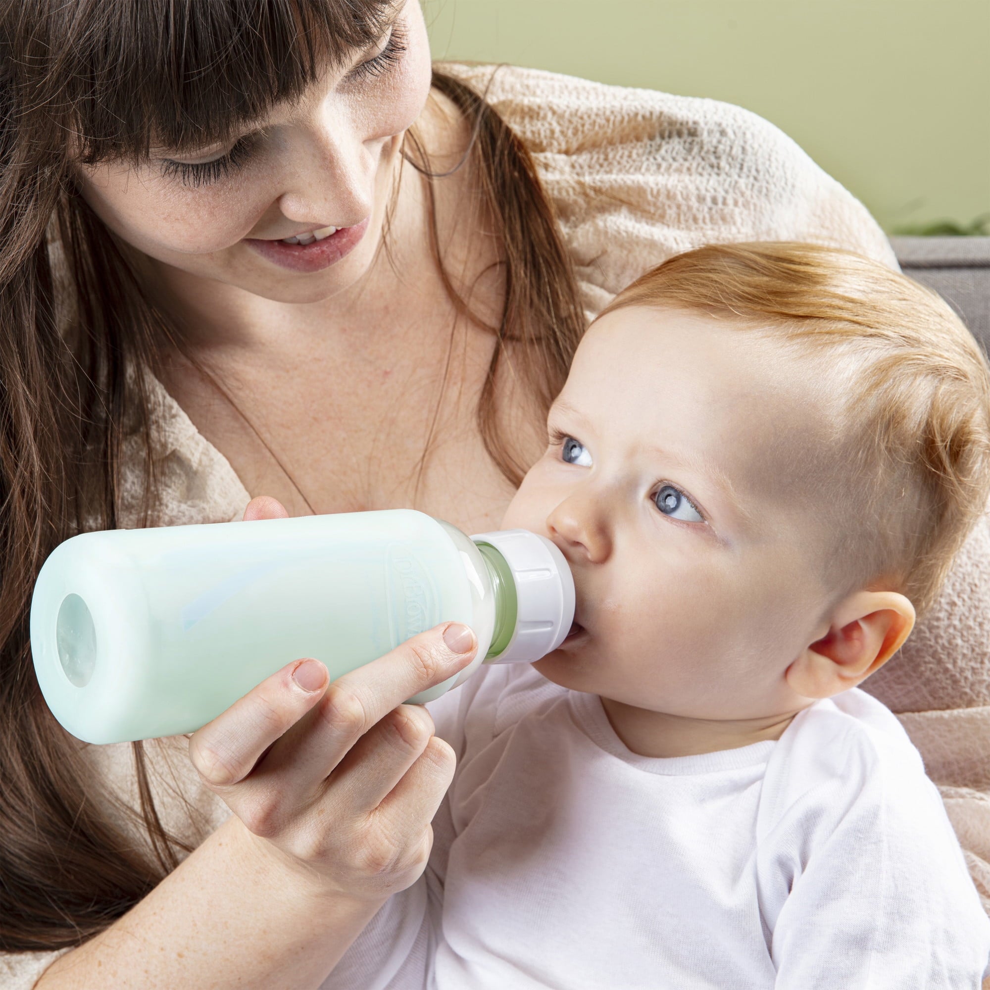 Dr. Brown's Anti-Colic Options+ Narrow Glass Baby Bottle, 8oz/250 ml, Slow Flow Nipple, BPA Free, 0m+, 2 Pack + Mint Silicone Sleeve