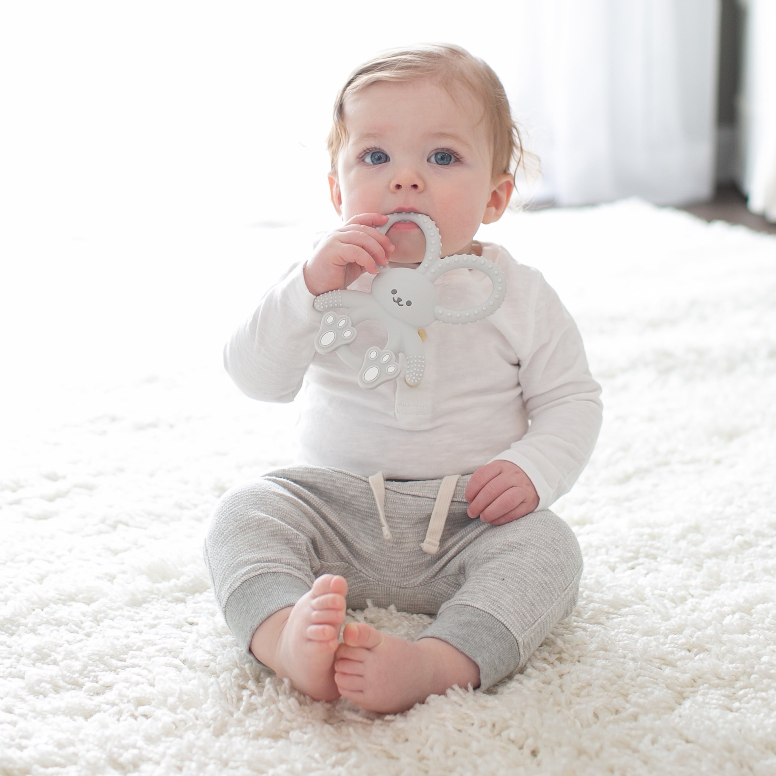 Dr. Brown's Flexees Teether, Gray Bunny, Soft 100% Silicone, Baby Teether, BPA Free, 3m+, 1 Pack