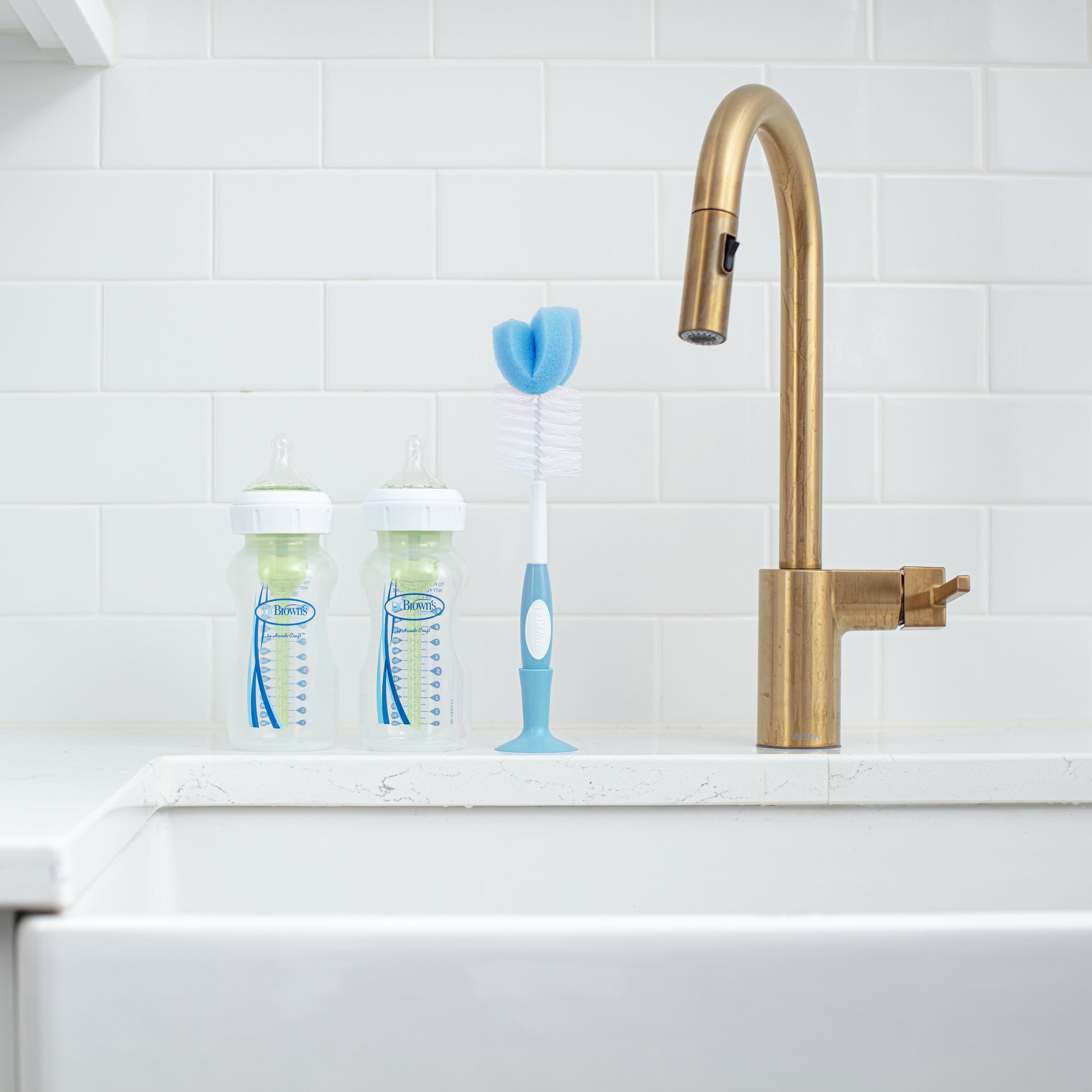 Dr. Brown's Baby Bottle Brush with Suction Cup Stand, Sponge, Scrubber and Nipple Cleaner Blue, 1 Pack